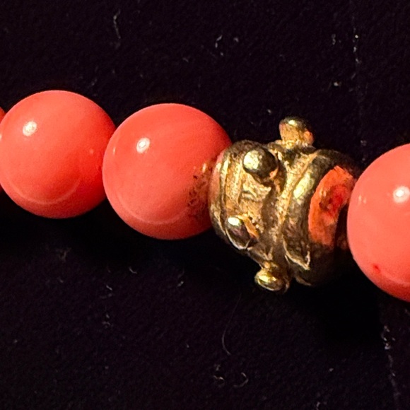 Susan Shaw Gold Bee Intaglio & Coral Bead Bracelet NWOT - Picture 5 of 17